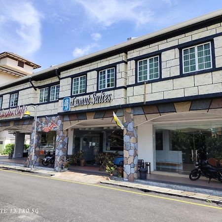 Lumut Suites Bagian luar foto