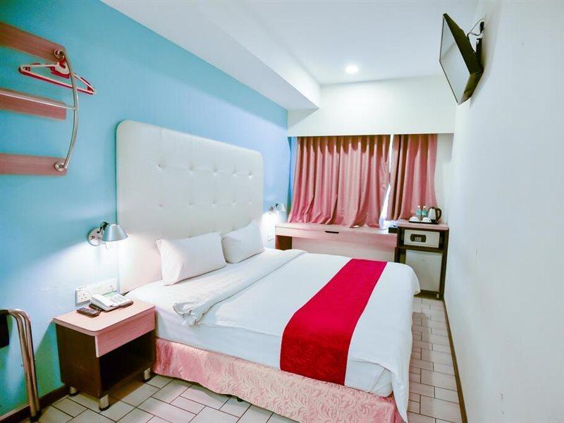 Lumut Suites Bagian luar foto