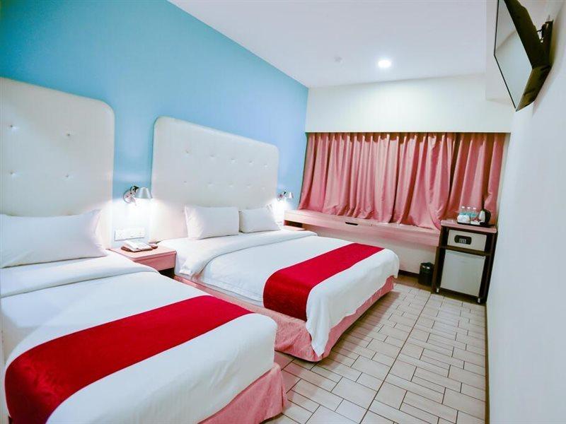 Lumut Suites Bagian luar foto