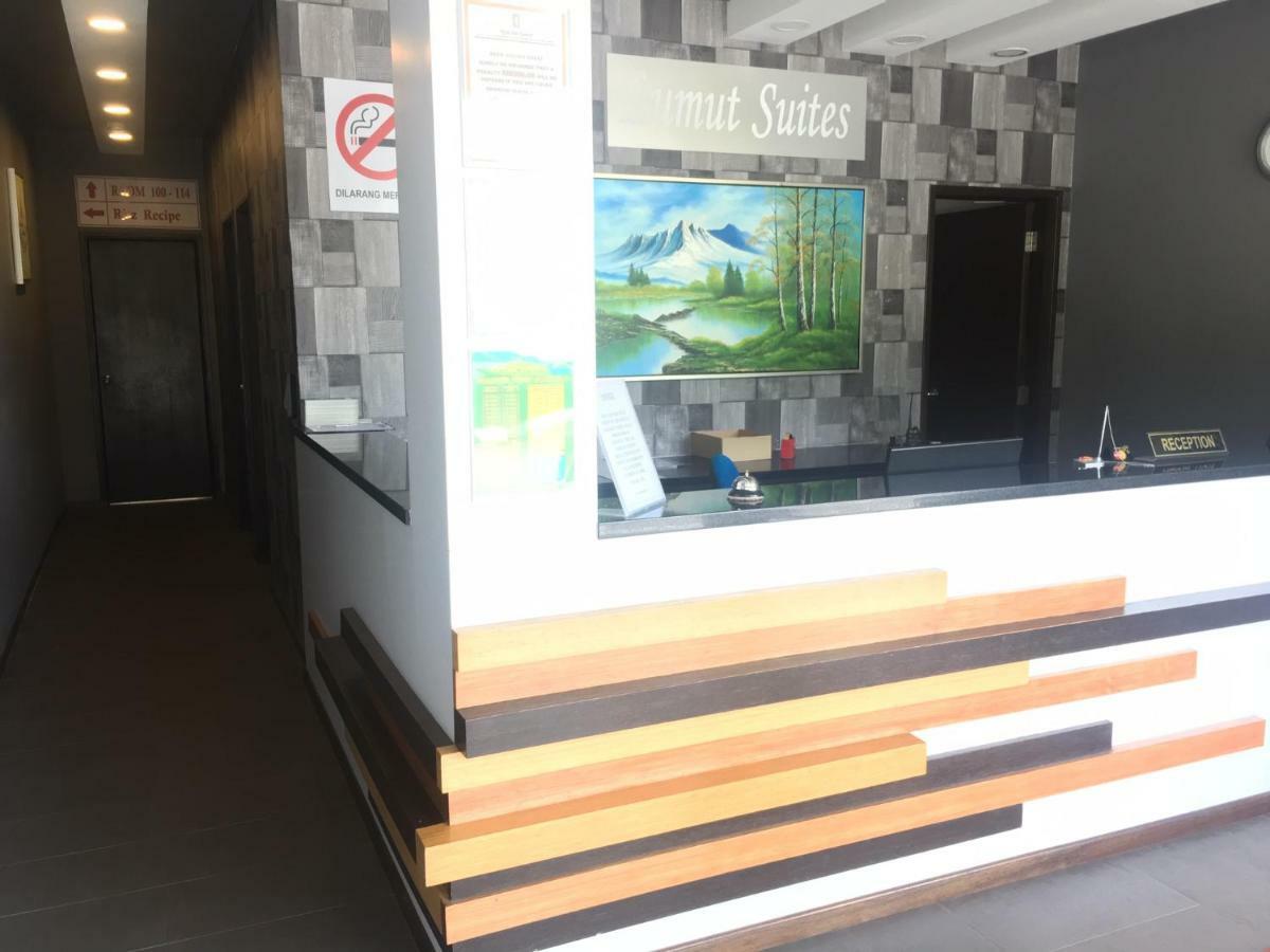 Lumut Suites Bagian luar foto