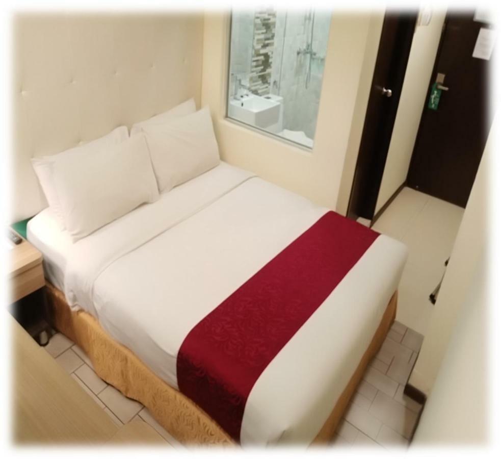 Lumut Suites Bagian luar foto