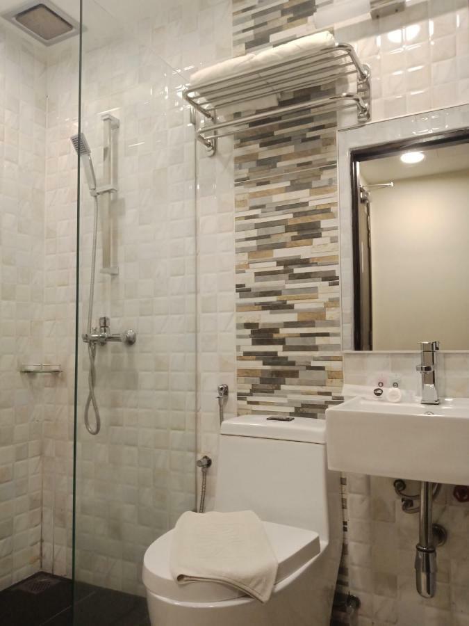 Lumut Suites Bagian luar foto