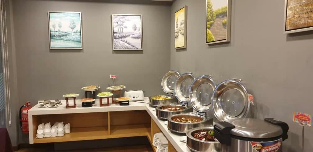 Lumut Suites Bagian luar foto