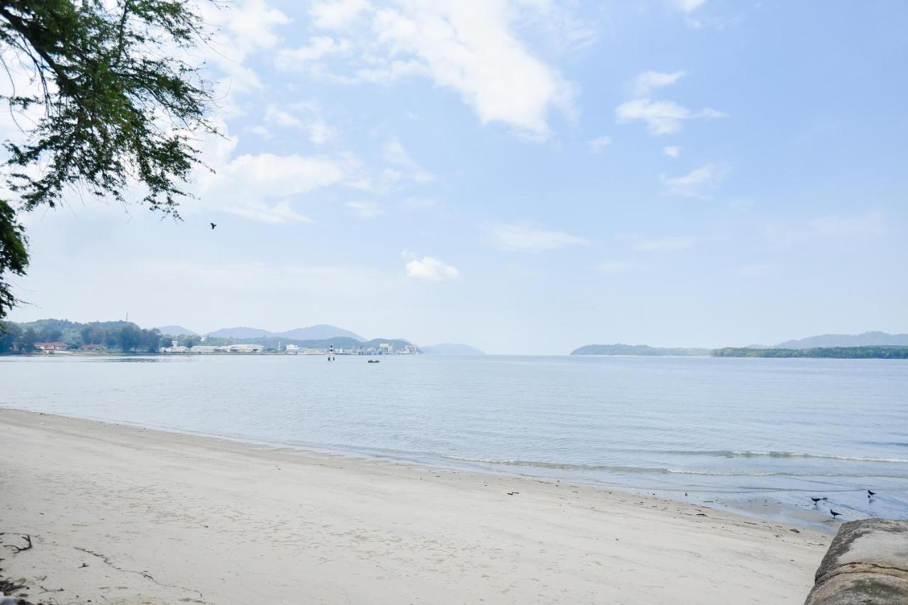 Lumut Suites Bagian luar foto