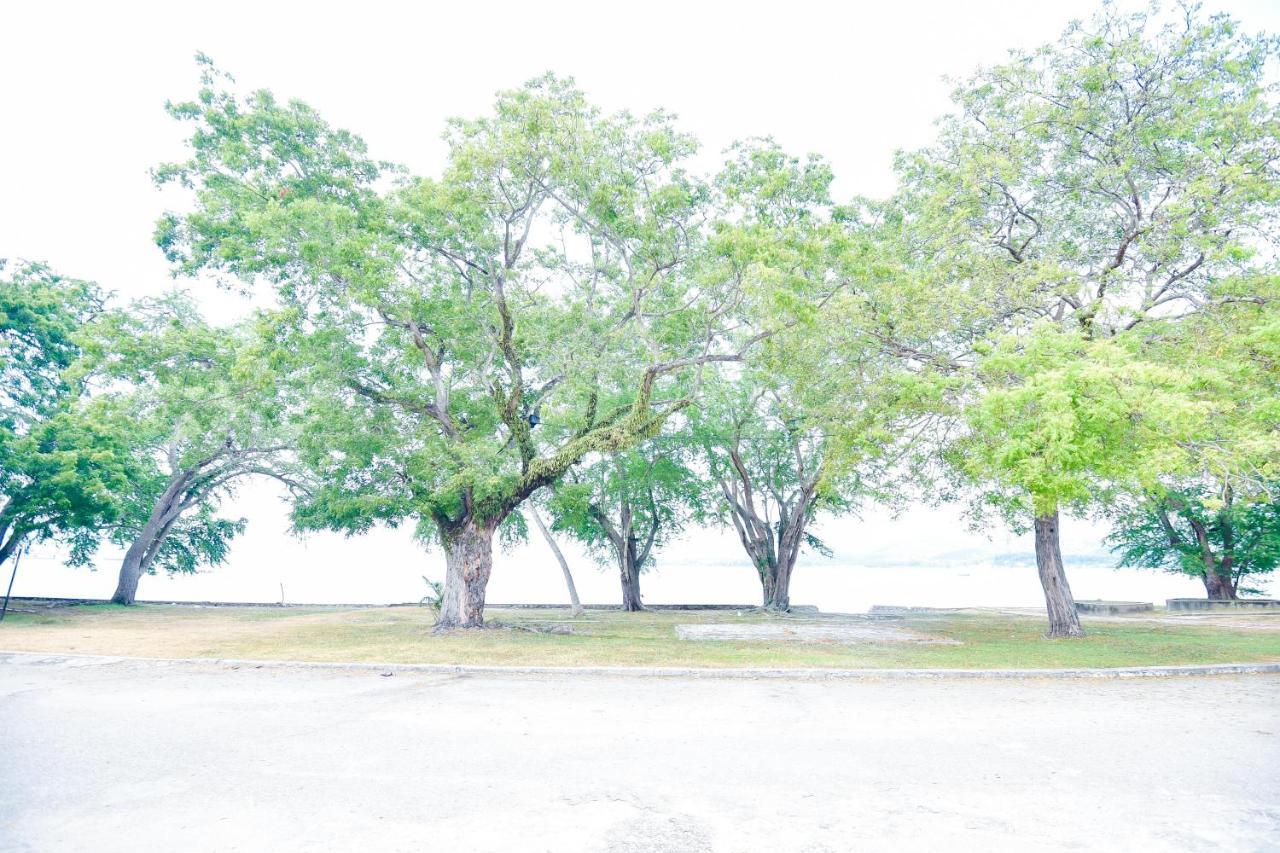 Lumut Suites Bagian luar foto