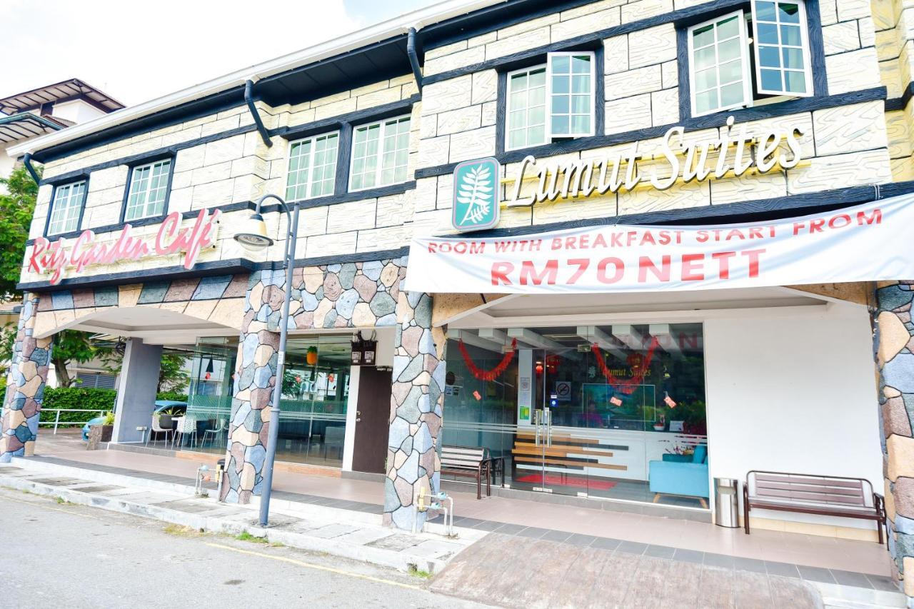 Lumut Suites Bagian luar foto